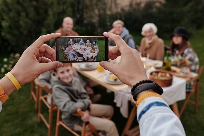 How Being a Digital Nomad Family Can Improve Your Relationships